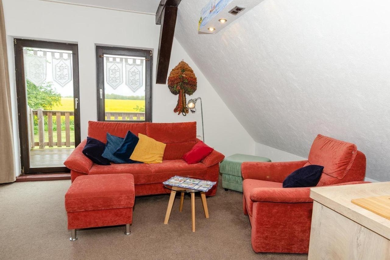 3-R-Ferienwohnung-Fuer-3-Personen-In-Schaprode-Auf-Ruegen-Zi4 Zewnętrze zdjęcie