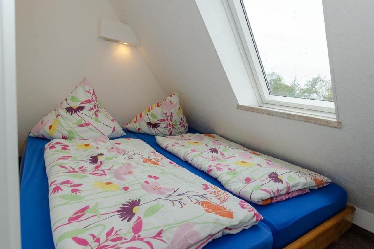 3-R-Ferienwohnung-Fuer-3-Personen-In-Schaprode-Auf-Ruegen-Zi4 Zewnętrze zdjęcie